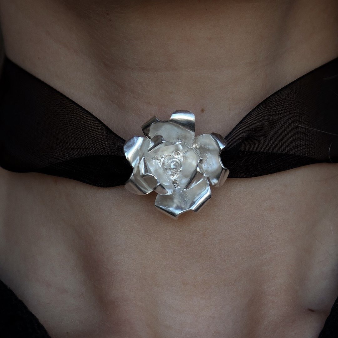 Rose Choker